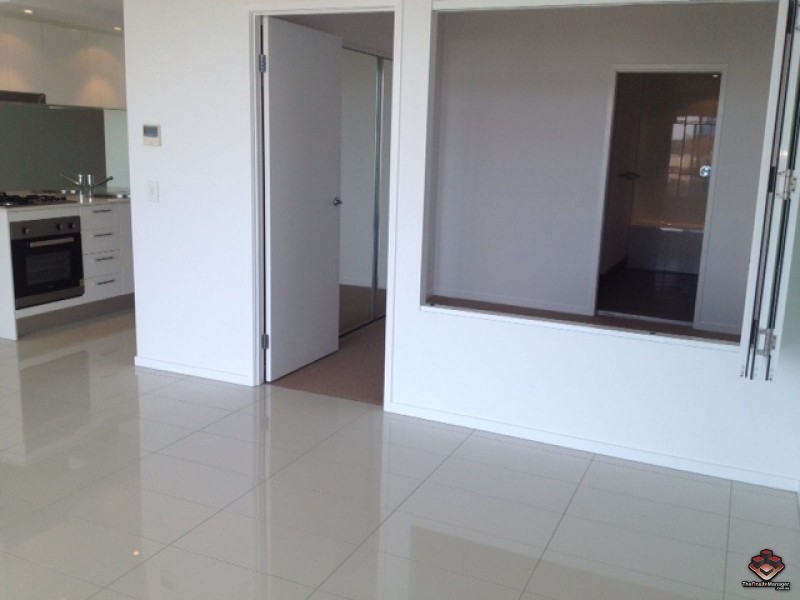 2 East Quay Drive, Biggera Waters QLD 4216