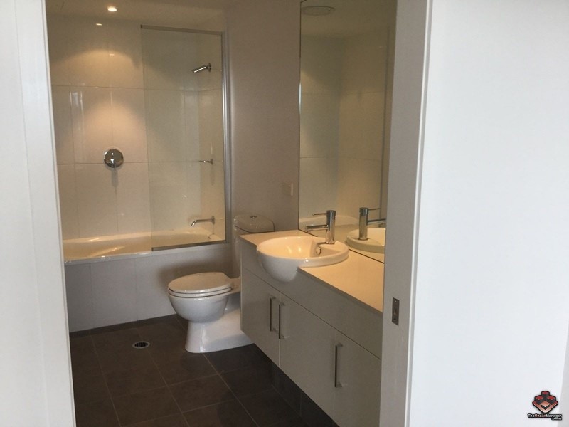 2 East Quay Drive, Biggera Waters QLD 4216