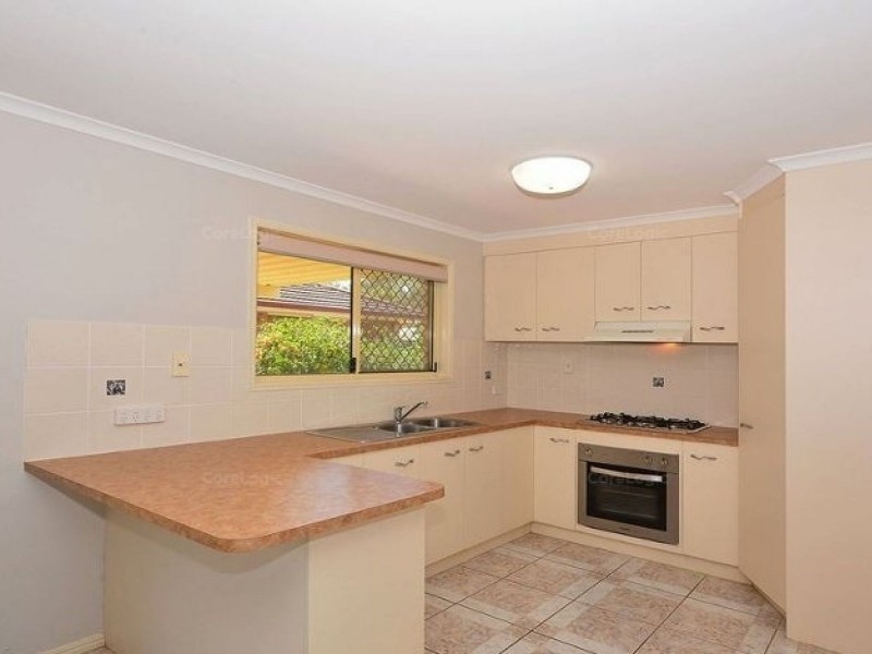 11 Earls Court, Point Vernon QLD 4655