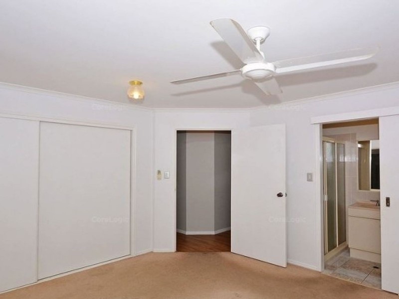 11 Earls Court, Point Vernon QLD 4655