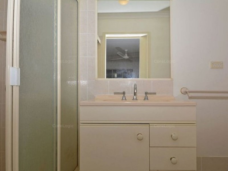 11 Earls Court, Point Vernon QLD 4655