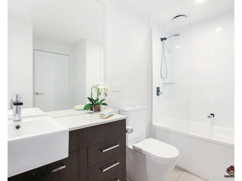 25 East Quay Drive, Biggera Waters QLD 4216