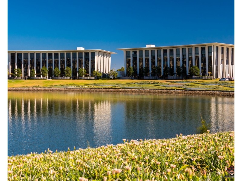 1 Marina Drive, Benowa QLD 4217