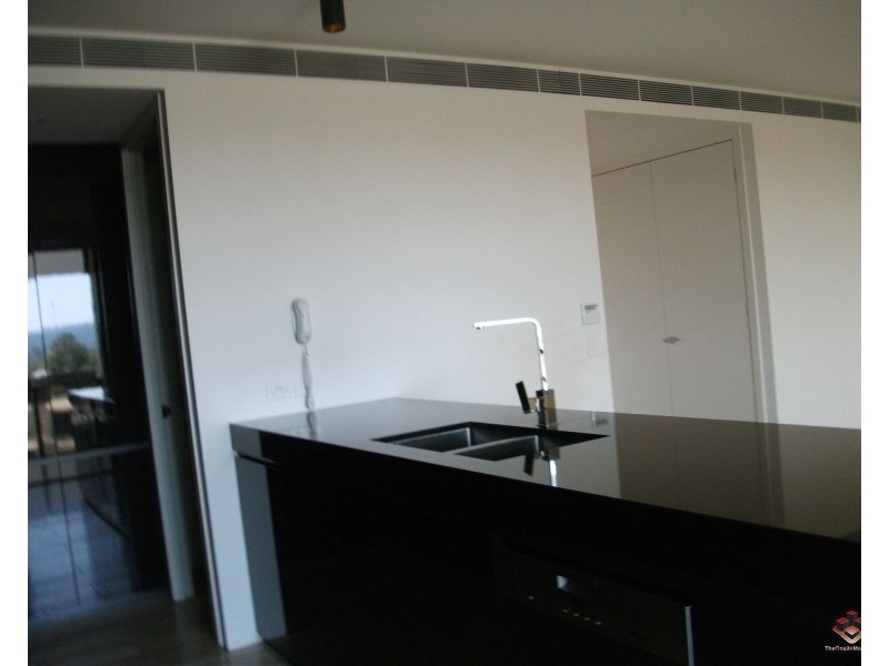 1 Marina Drive, Benowa QLD 4217