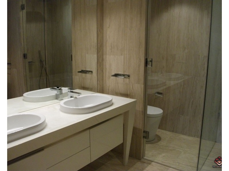 1 Marina Drive, Benowa QLD 4217