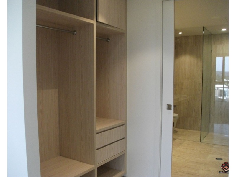 1 Marina Drive, Benowa QLD 4217