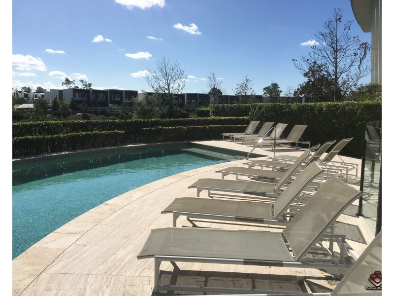 1 Marina Drive, Benowa QLD 4217