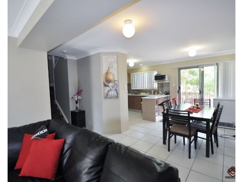 130 Jutland Street, Oxley QLD 4075