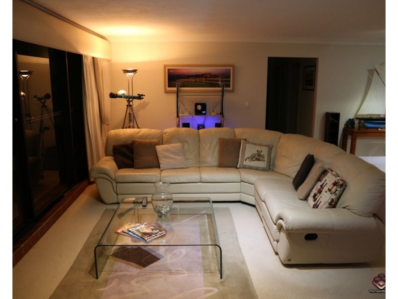 9 Bayview Street, Runaway Bay QLD 4216