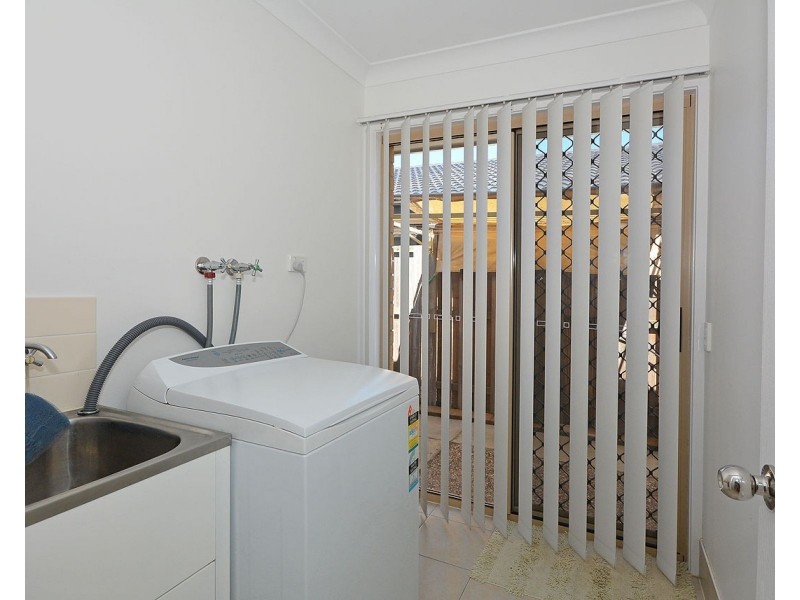 4 Burke Court, Urraween QLD 4655