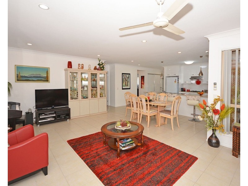 4 Burke Court, Urraween QLD 4655