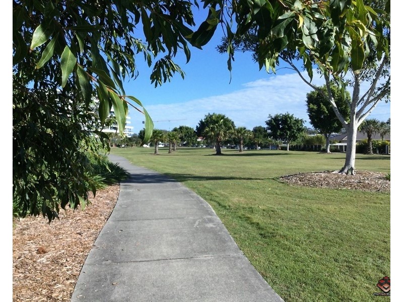 2 East Quay Drive, Biggera Waters QLD 4216