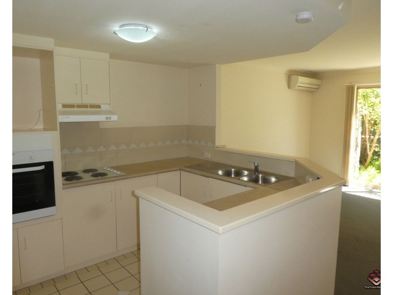 75 Brown Street, Labrador QLD 4215