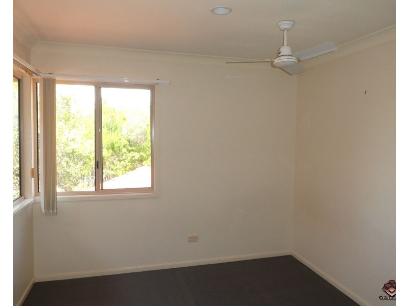 75 Brown Street, Labrador QLD 4215