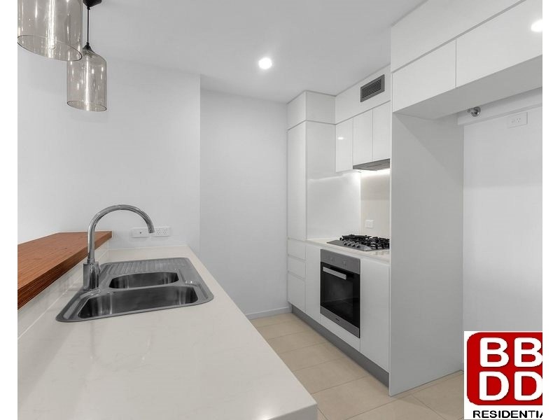 8 Dickens Street, Spring Hill QLD 4000