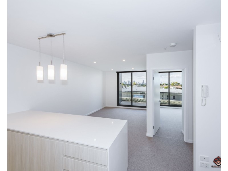 30203/300 Old Cleveland Road, Coorparoo QLD 4151