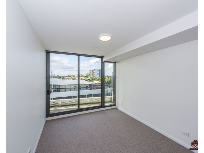 30203/300 Old Cleveland Road, Coorparoo QLD 4151