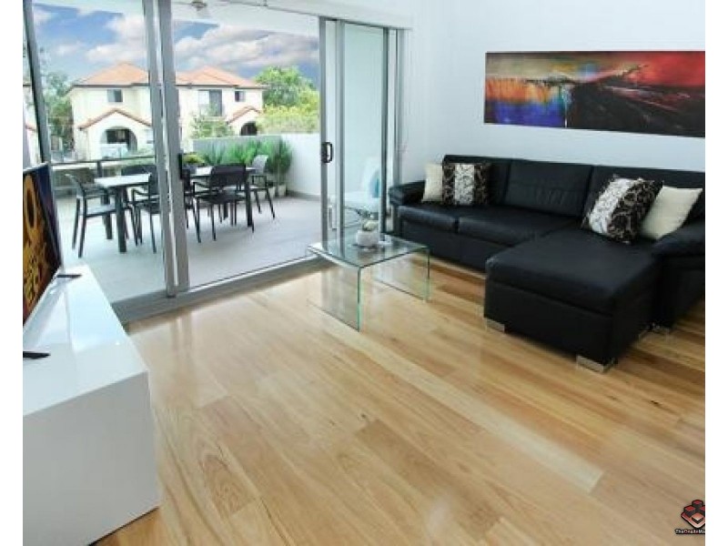 2 Laurence Street, St Lucia QLD 4067
