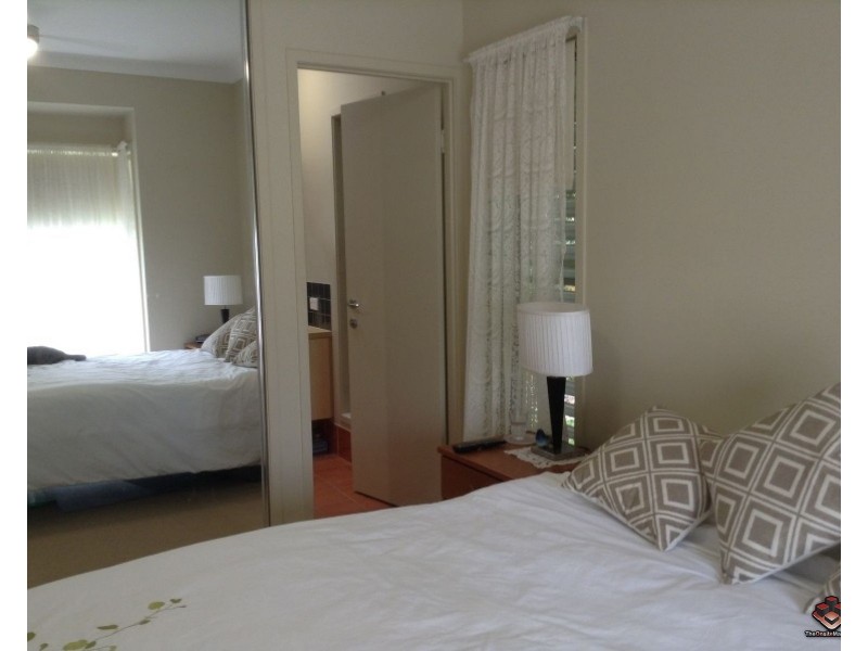 2 Grand Parade, Parrearra QLD 4575