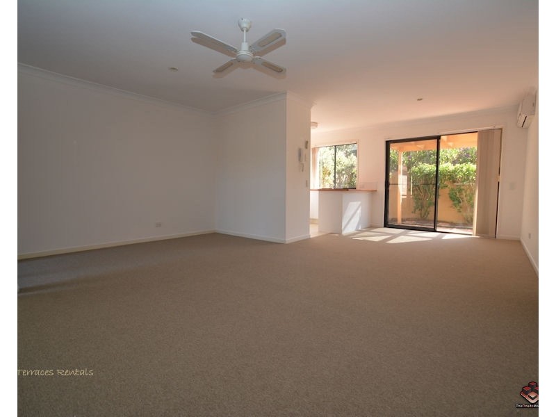 93/24 Amsonia Court, Arundel QLD 4214