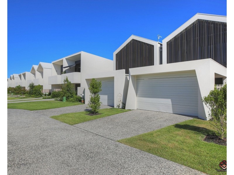 21 Magnoli Circuit, Palm Beach QLD 4221