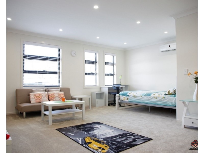 16 Surbiton Court, Carindale QLD 4152