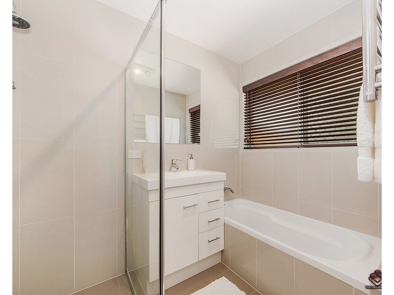 4 Catani Place, Helensvale QLD 4212