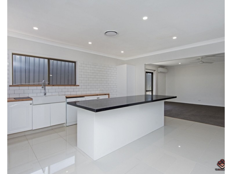 12 California Drive, Oxenford QLD 4210