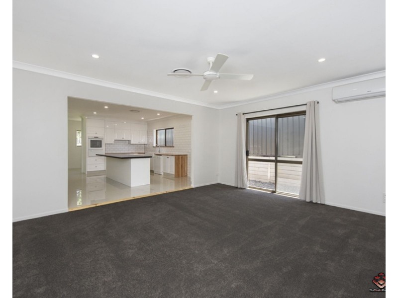 12 California Drive, Oxenford QLD 4210