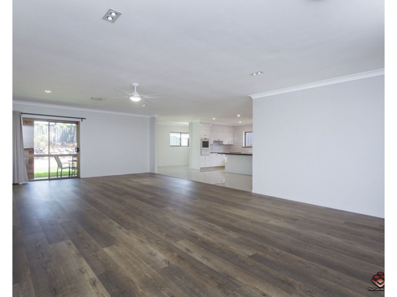 12 California Drive, Oxenford QLD 4210