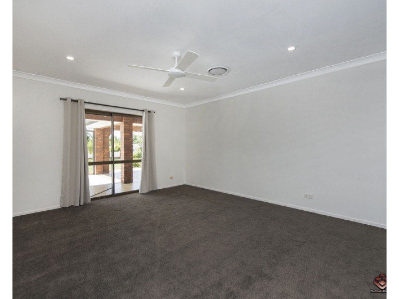 12 California Drive, Oxenford QLD 4210