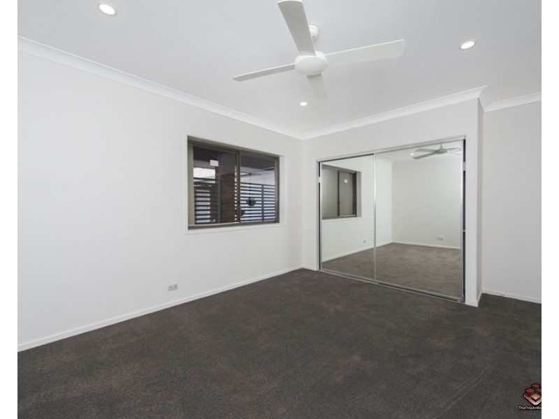 12 California Drive, Oxenford QLD 4210