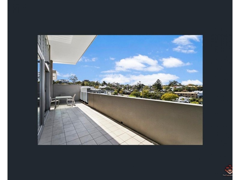 95 Clarence Road, Indooroopilly QLD 4068