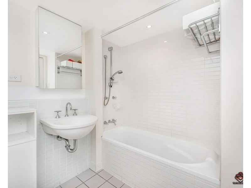 64 Macquarie Street, Teneriffe QLD 4005