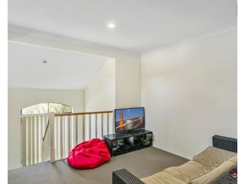 125 Pohlman Street, Southport QLD 4215