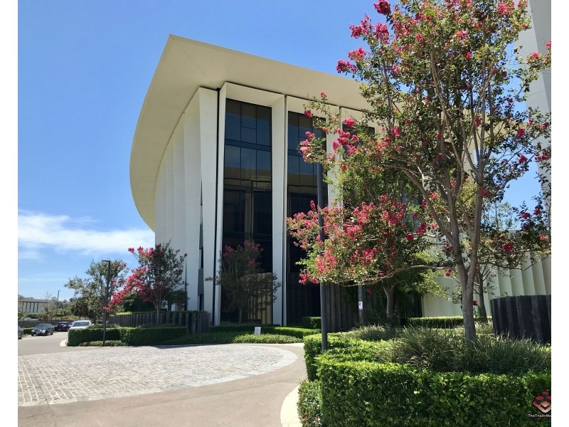 1 Marina Drive, Benowa QLD 4217