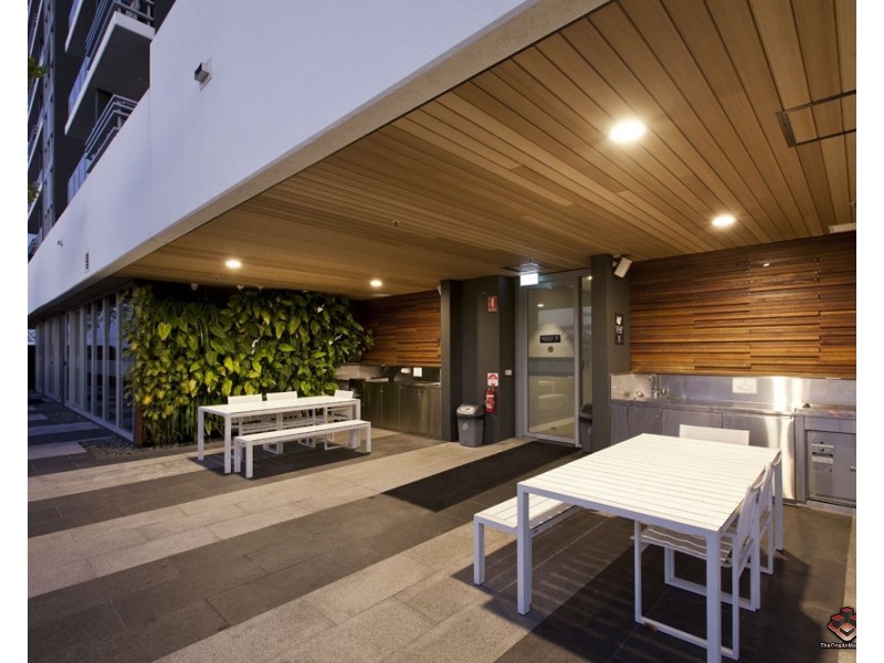 855 Stanley Street, Woolloongabba QLD 4102