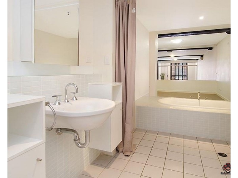 64 Macquarie Street, Teneriffe QLD 4005