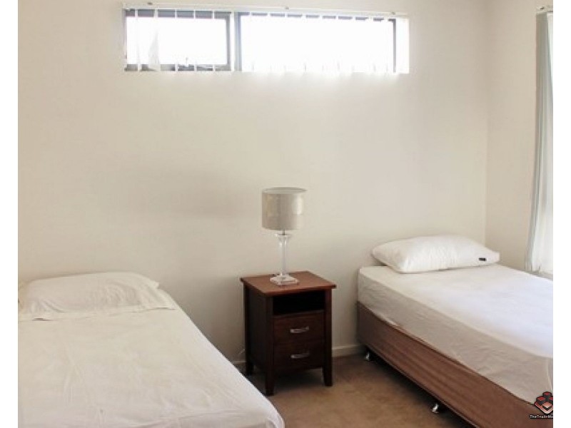 16 Surbiton Court, Carindale QLD 4152