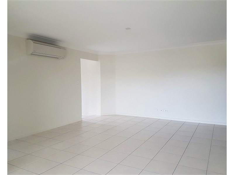 1/6 Imperial Circuit, Eli Waters QLD 4655