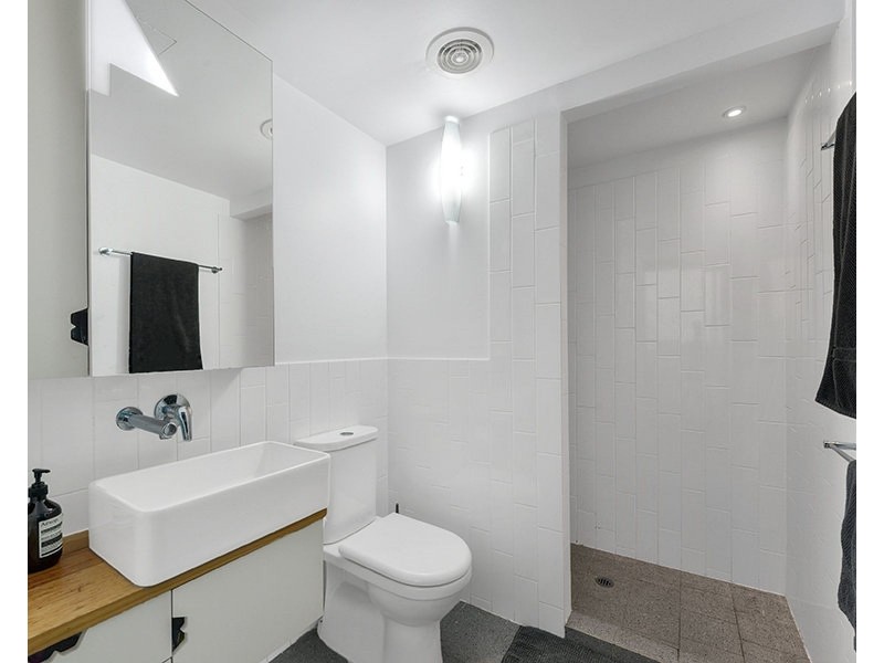 U606l/8 Skyring Terrace, Teneriffe QLD 4005