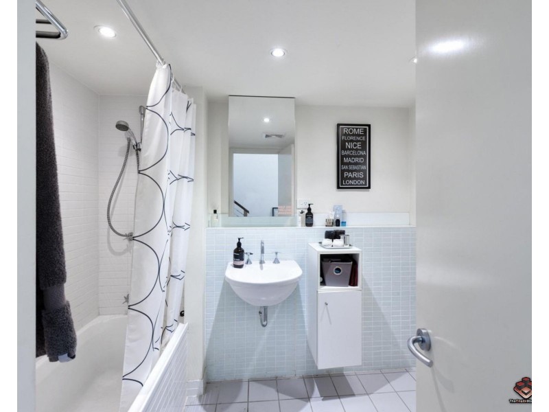 64 Macquarie Street, Teneriffe QLD 4005