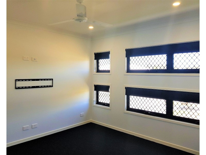 15 Imperial Circuit, Eli Waters QLD 4655