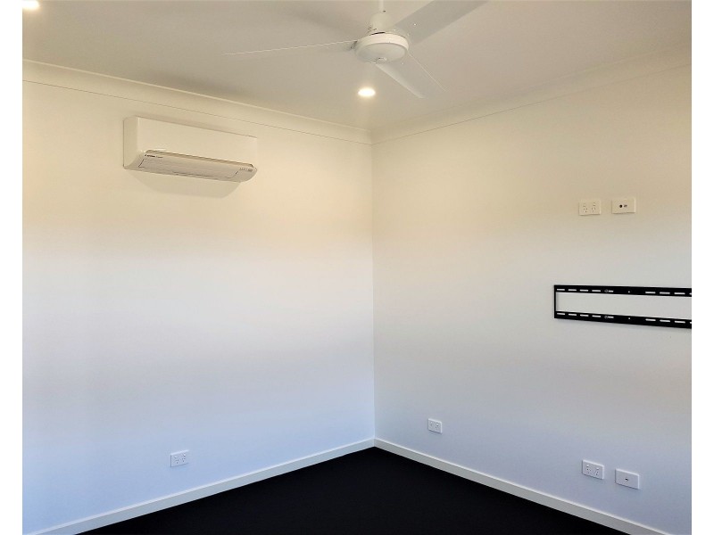 15 Imperial Circuit, Eli Waters QLD 4655