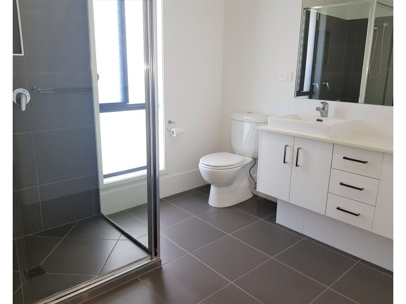 15 Imperial Circuit, Eli Waters QLD 4655