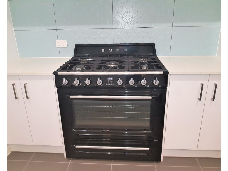 15 Imperial Circuit, Eli Waters QLD 4655