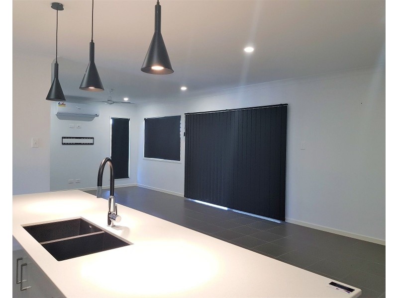 15 Imperial Circuit, Eli Waters QLD 4655