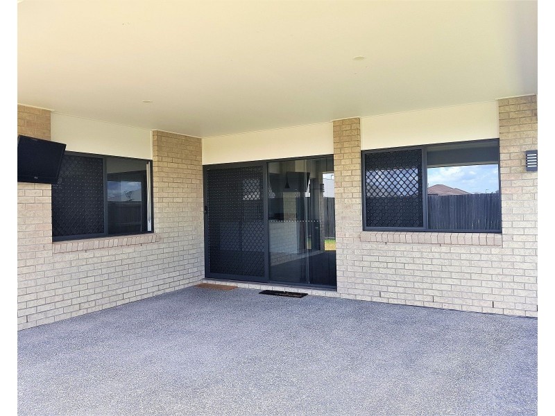 15 Imperial Circuit, Eli Waters QLD 4655