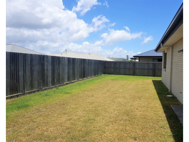 15 Imperial Circuit, Eli Waters QLD 4655