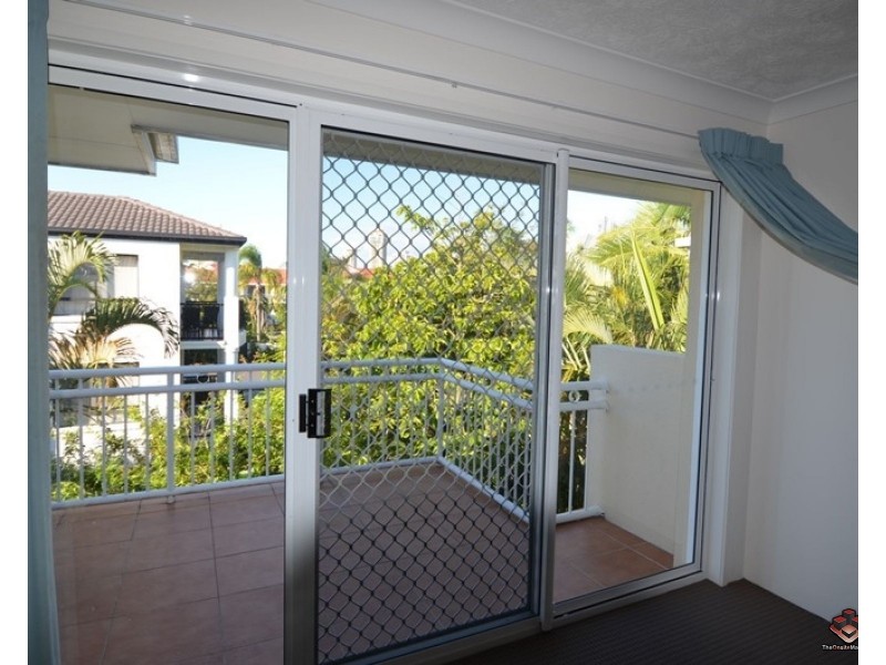 37 Mawarra Street, Chevron Island QLD 4217